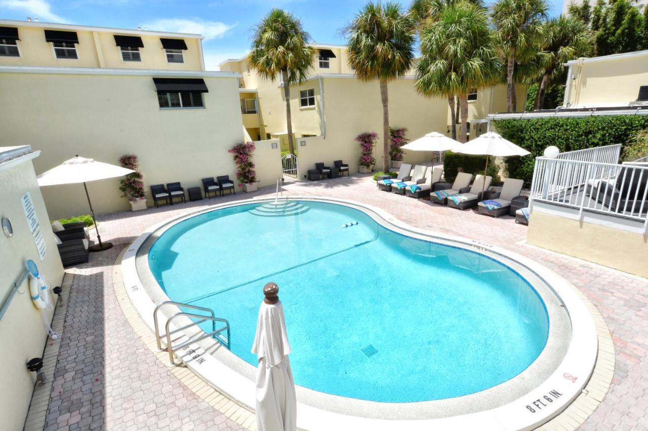 Laplaya 201C Breathtaking Gulf Panorama From This Corner End Unit With A Private Stairway To The Beach Longboat Key Exterior foto