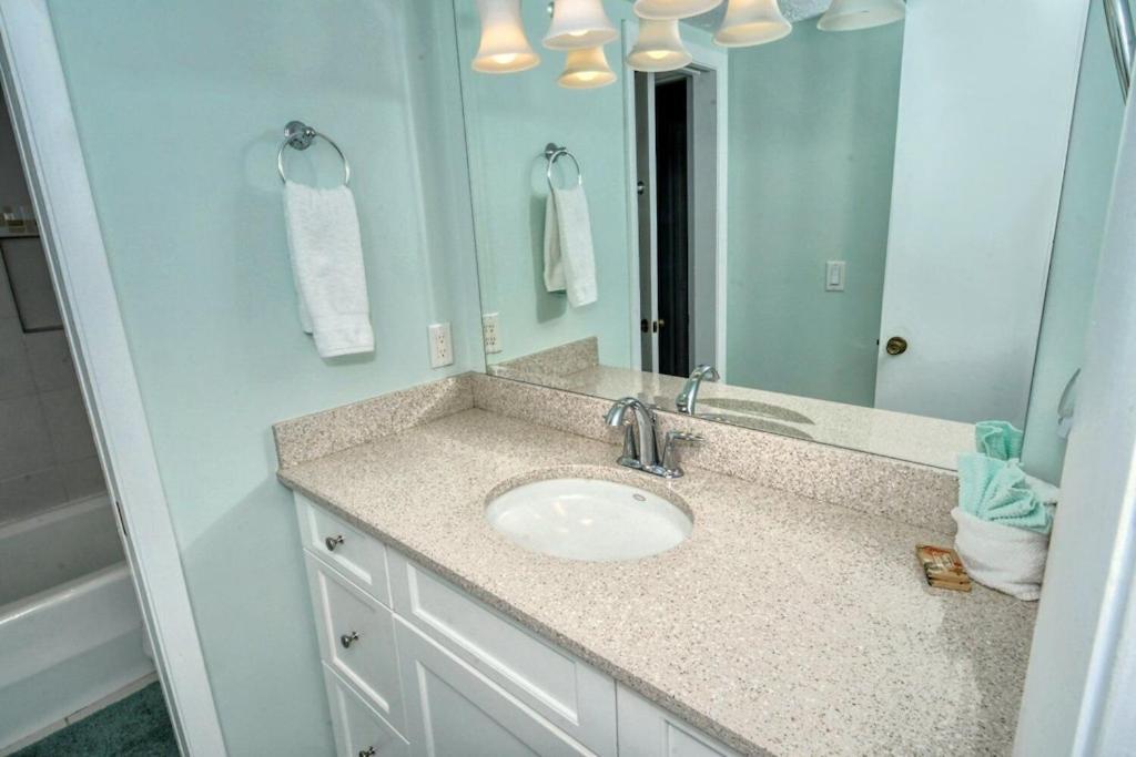Laplaya 201C Breathtaking Gulf Panorama From This Corner End Unit With A Private Stairway To The Beach Longboat Key Exterior foto